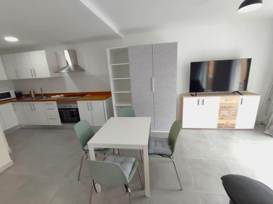 Apartament Near The Ocean In Playa San Juan Ngoại thất bức ảnh